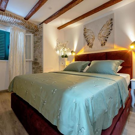 Appartement Bernard Deluxe Renovated Peaceful Old Town Gem à Split Extérieur photo