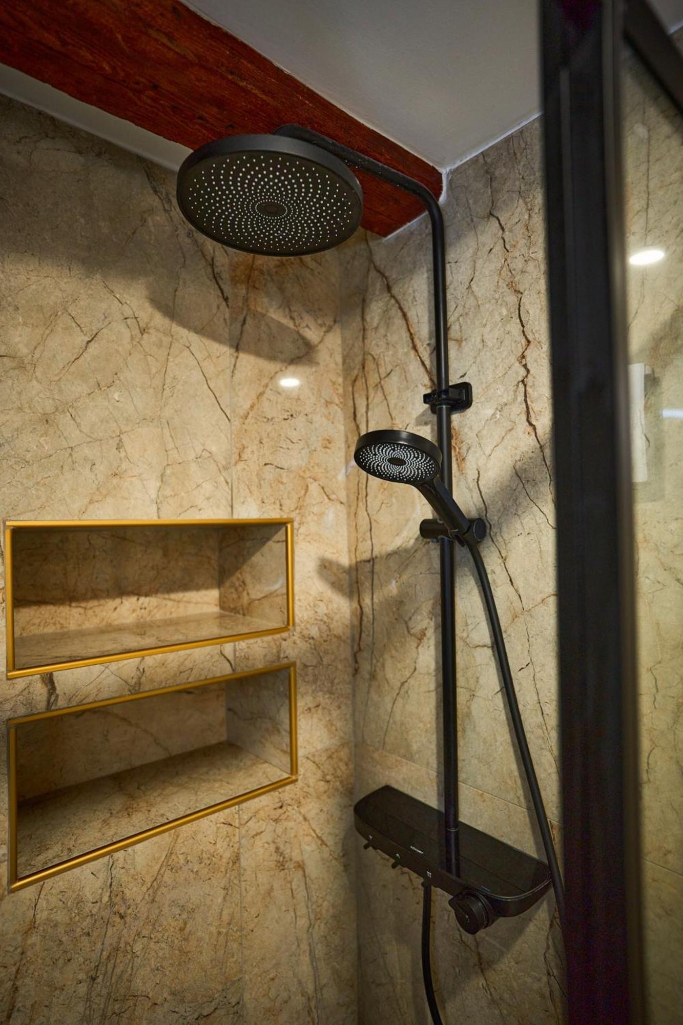 Appartement Bernard Deluxe Renovated Peaceful Old Town Gem à Split Extérieur photo