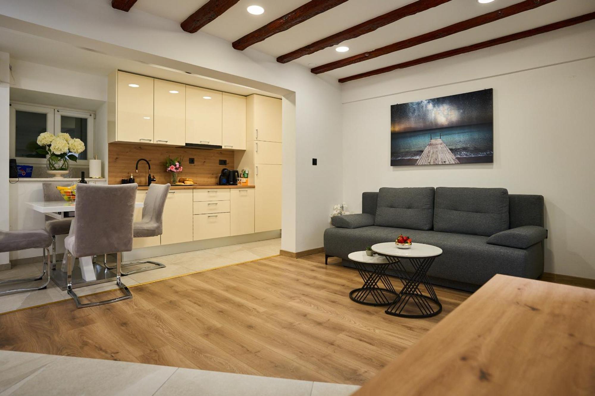 Appartement Bernard Deluxe Renovated Peaceful Old Town Gem à Split Extérieur photo