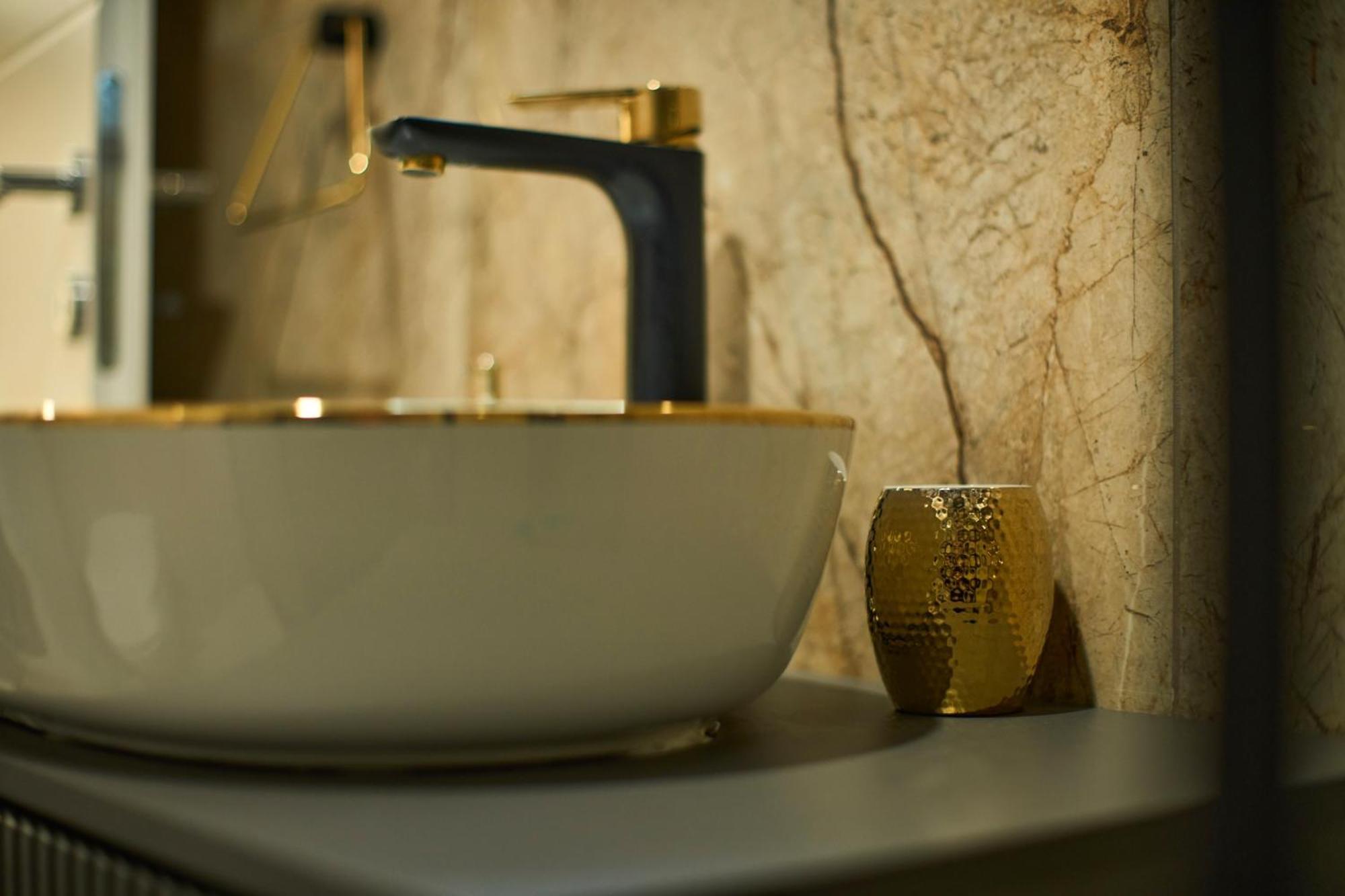 Appartement Bernard Deluxe Renovated Peaceful Old Town Gem à Split Extérieur photo