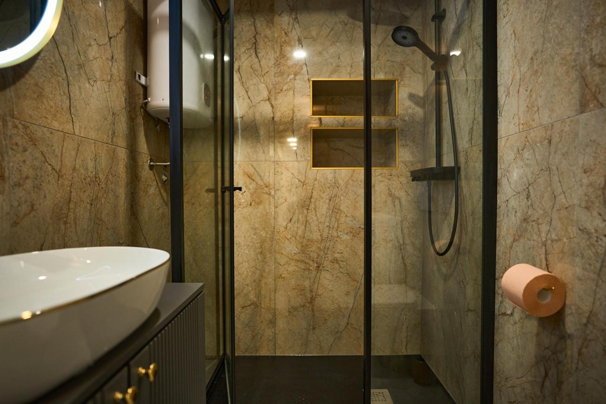 Appartement Bernard Deluxe Renovated Peaceful Old Town Gem à Split Extérieur photo